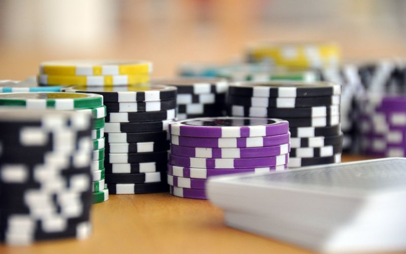 Strategi Dasar Poker Online untuk Pemula